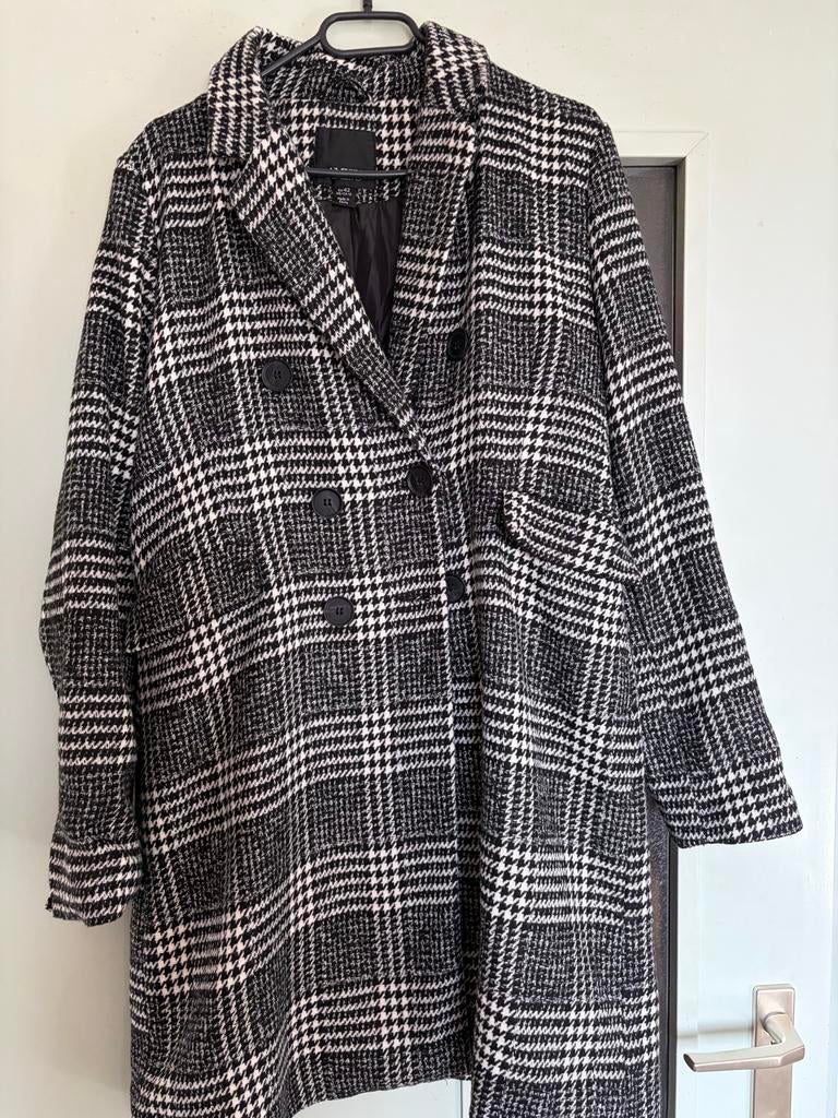 Stijlvolle Zwart-Witte Houndstooth Jas van Amisu, Kleding | Dames, Jassen | Winter, Zo goed als nieuw, Maat 42/44 (L), Zwart, Ophalen