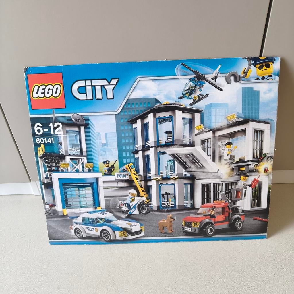 LEGO City Politiebureau 60141 - Compleet, Lego, Ophalen of Verzenden, Complete set, Compleet