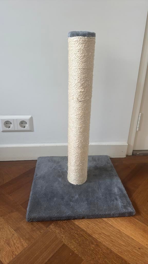 Katten krabpaal, Ophalen, Zo goed als nieuw, Krabpaal
