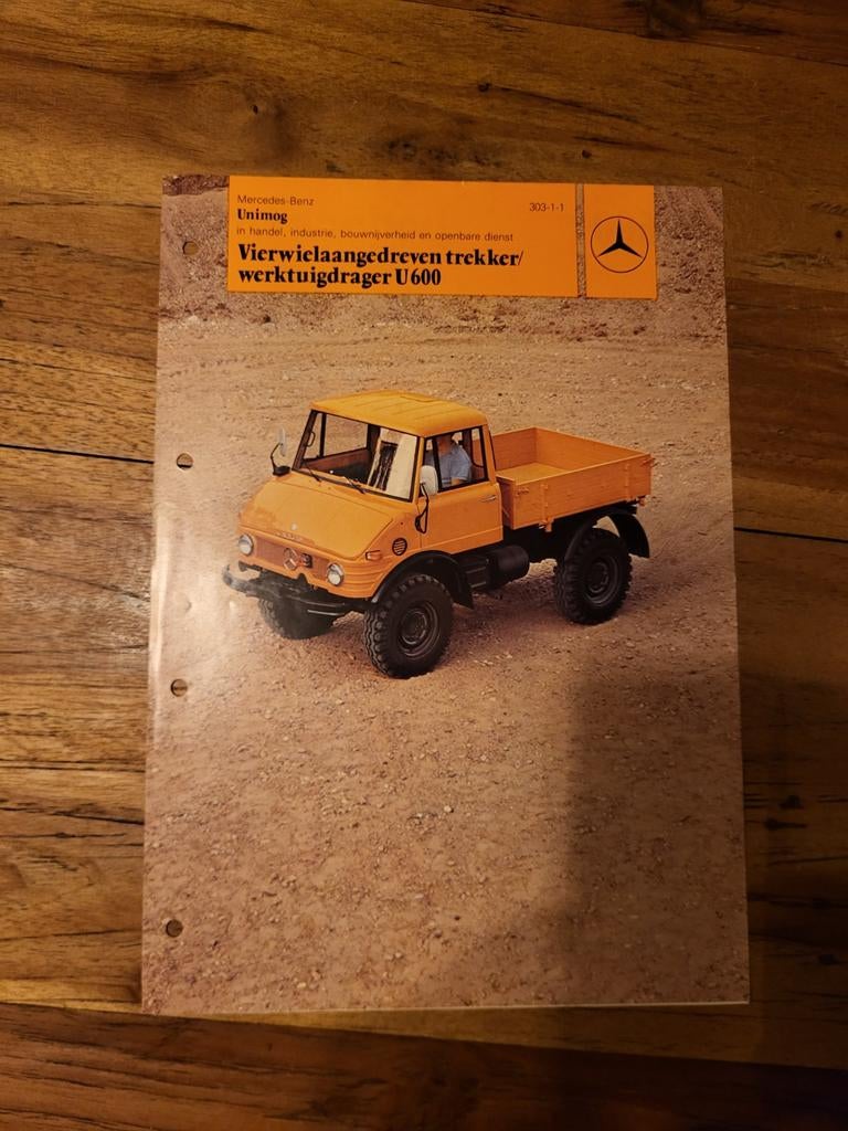 tractor folder Unimog U 600, Ophalen of Verzenden, Zo goed als nieuw