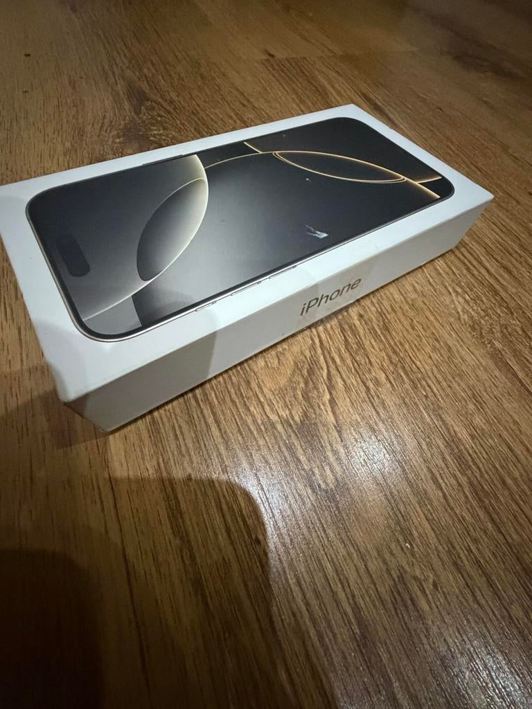 iPhone 16 Pro Max 5 maanden gebruikt!, Telecommunicatie, Mobiele telefoons | Apple iPhone, Gebruikt, IPhone 16 Pro Max, Zonder simlock