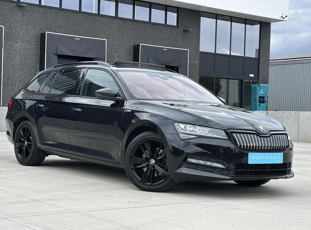 Skoda Superb Sport Line hybride 85038km 2020 FULL OPTION, Auto's, Skoda, Zwart, 4 cilinders, Leder en Stof, Zwart