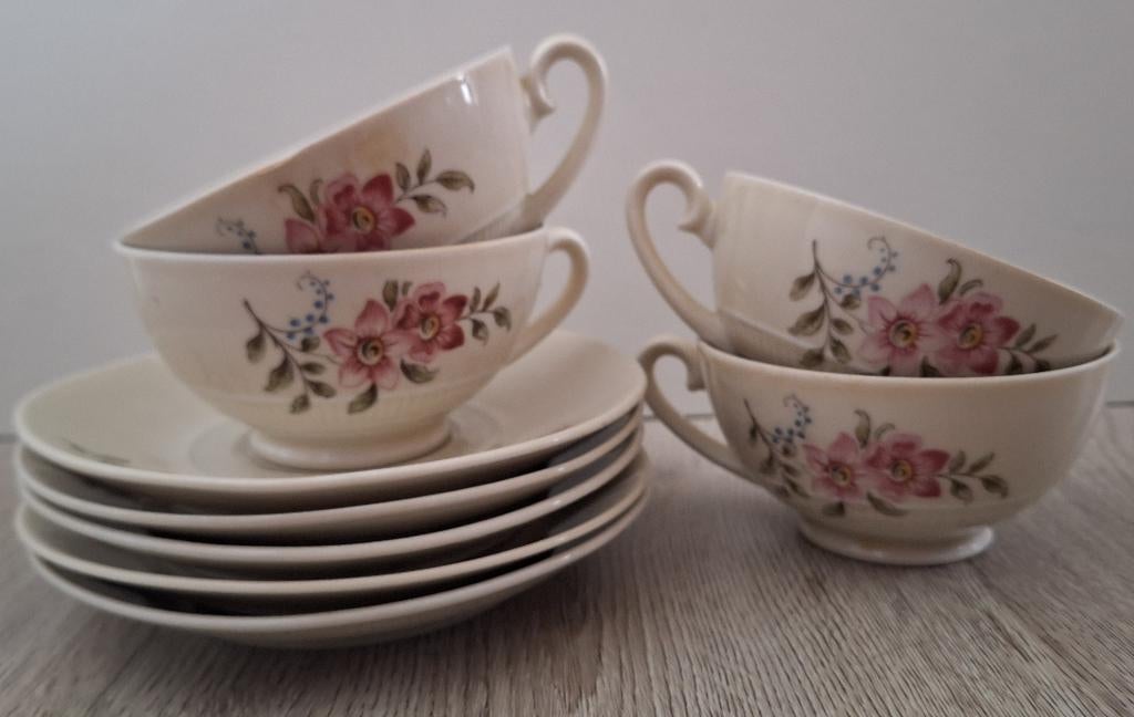 4 kop en schotels roze bloem Mosa Maastricht 5 poortjes, Antiek en Kunst, Ophalen of Verzenden