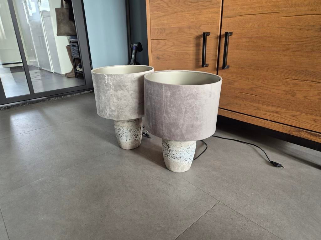 Twee stenen tafellampen met veloursstoffen kap, Ophalen, Zo goed als nieuw, Minder dan 50 cm