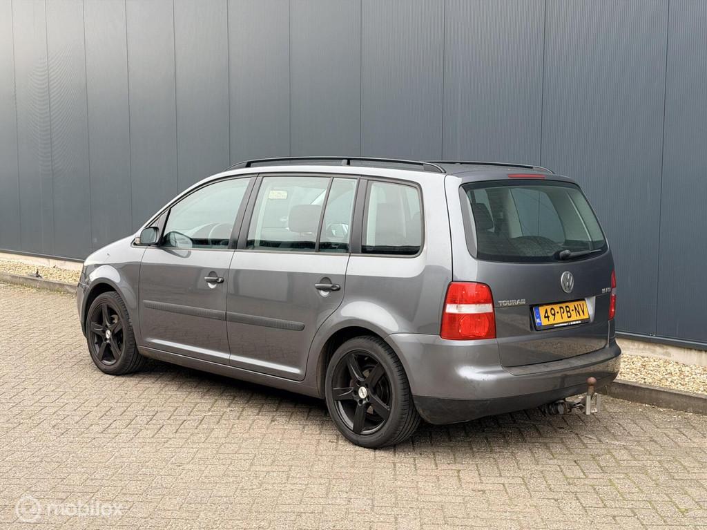 Volkswagen Touran 1.6-16V FSI NAP/APK/AIRCO, Voorwielaandrijving, Gebruikt, 116 pk, Handgeschakeld