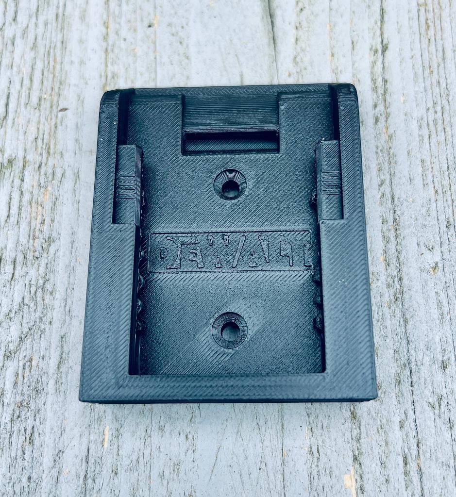 DeWALT 18V XR batterijhouder, Rozentuin 234 2272 XG Voorburg, Info@tacpro.nl, 70 mm of meer, Overige typen