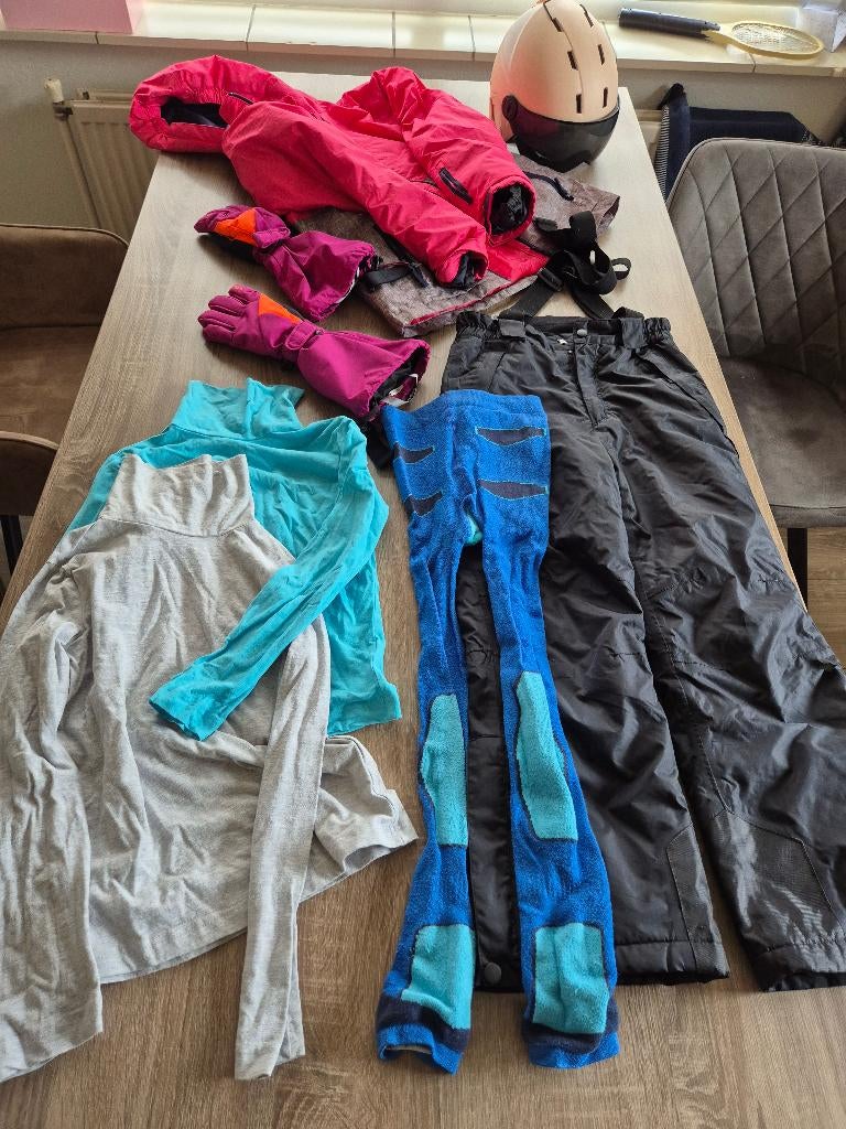 Complete ski outfit meisje 140 146 152, 140 tot 160 cm, Zo goed als nieuw, Ski's, Ophalen