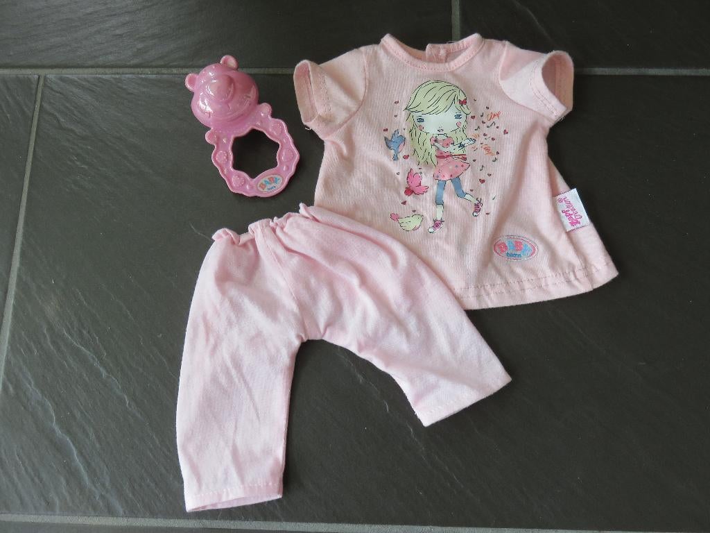 Baby born kleding 2delig zomer setje met rammelaar., Ophalen of Verzenden, Gebruikt, Babypop