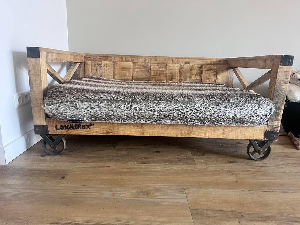 Super mooie grote hondenmand incl kussen !!, Ophalen, Zo goed als nieuw