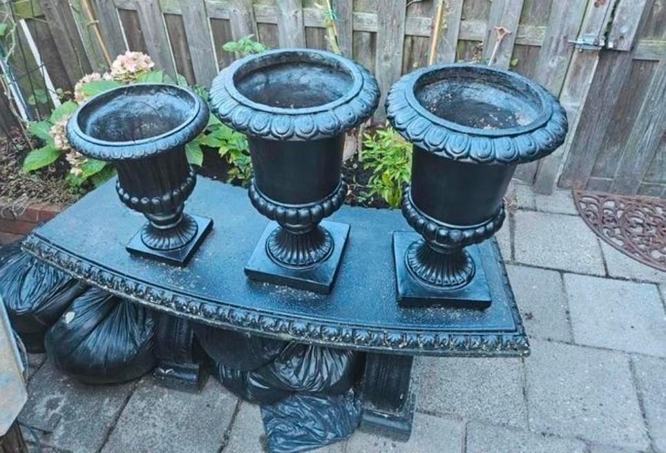 3 tuinvazen, kelken zwart. Geen steen/beton, maar polyamide., Tuin en Terras, Tuinvazen, Ophalen