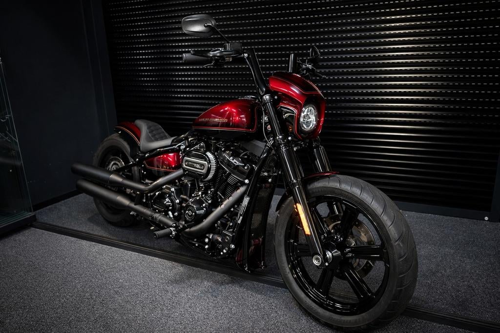 Harley Davidson FXST Custom - Nieuwstaat 2023