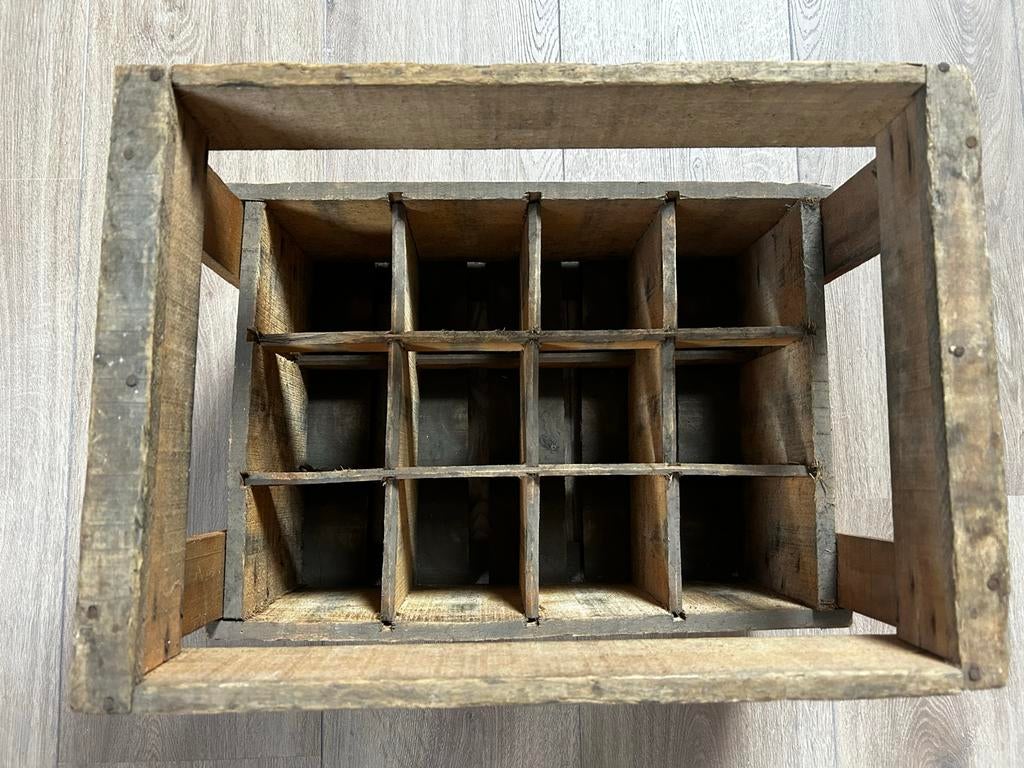 Antiek houten flessenkrat 'Groothandel In Wynen J. Van De Ve, Ophalen