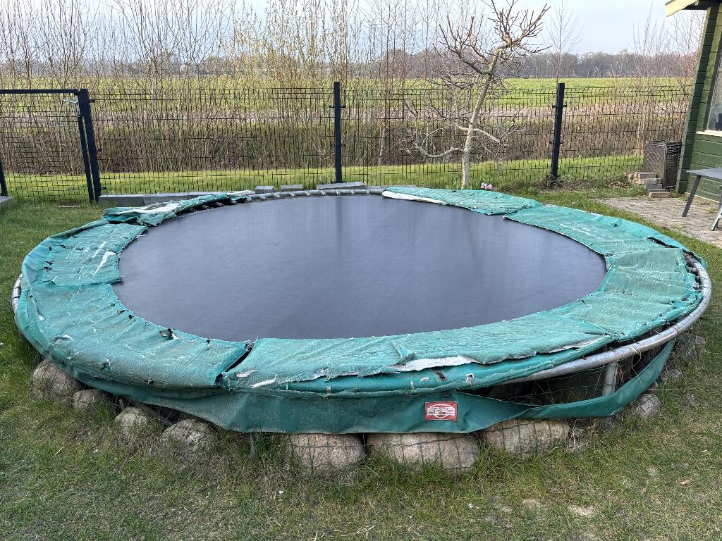 BERG Champion trampoline 380 (frame/ijzer), Ophalen, Gebruikt