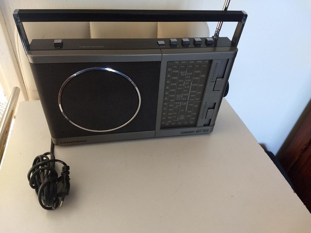 Goede Grundig Radio Concert Boy 200, Audio, Tv en Foto, Radio's, Ophalen