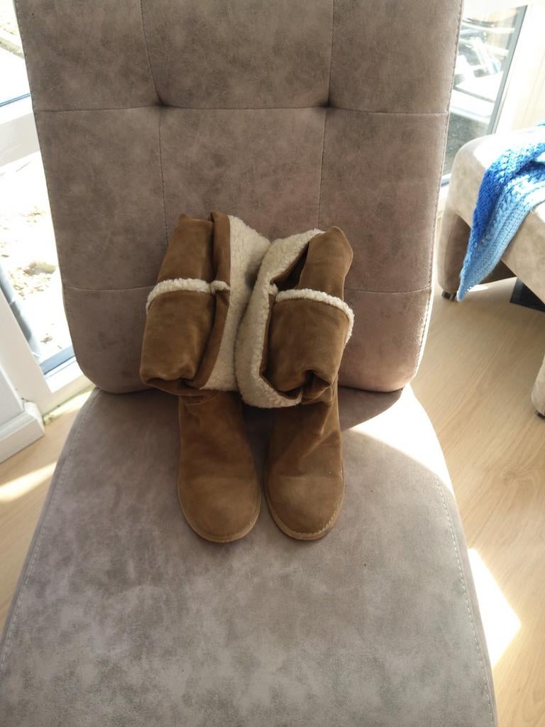 Leuke laarzen maat 39., Kleding | Dames, Schoenen, Ophalen of Verzenden, Zo goed als nieuw, Zwart, Hoge laarzen