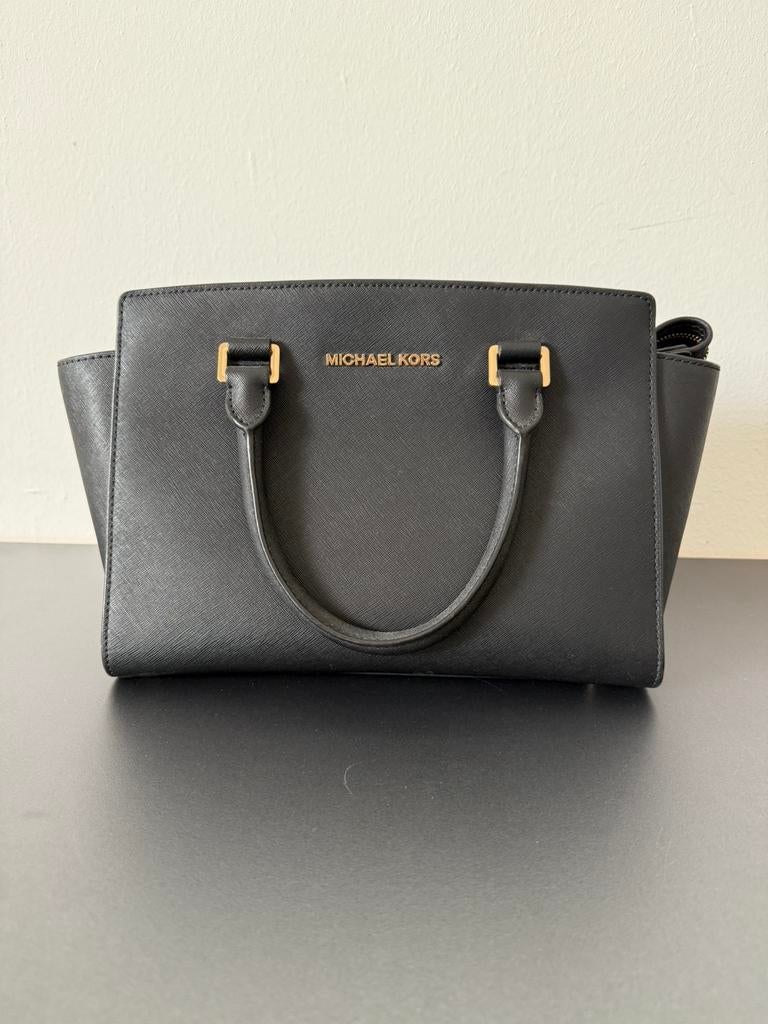 Michael Kors Selma Zwarte Tas UITSTEKENDE STAAT, Sieraden, Tassen en Uiterlijk, Tassen | Damestassen, Ophalen, Zo goed als nieuw