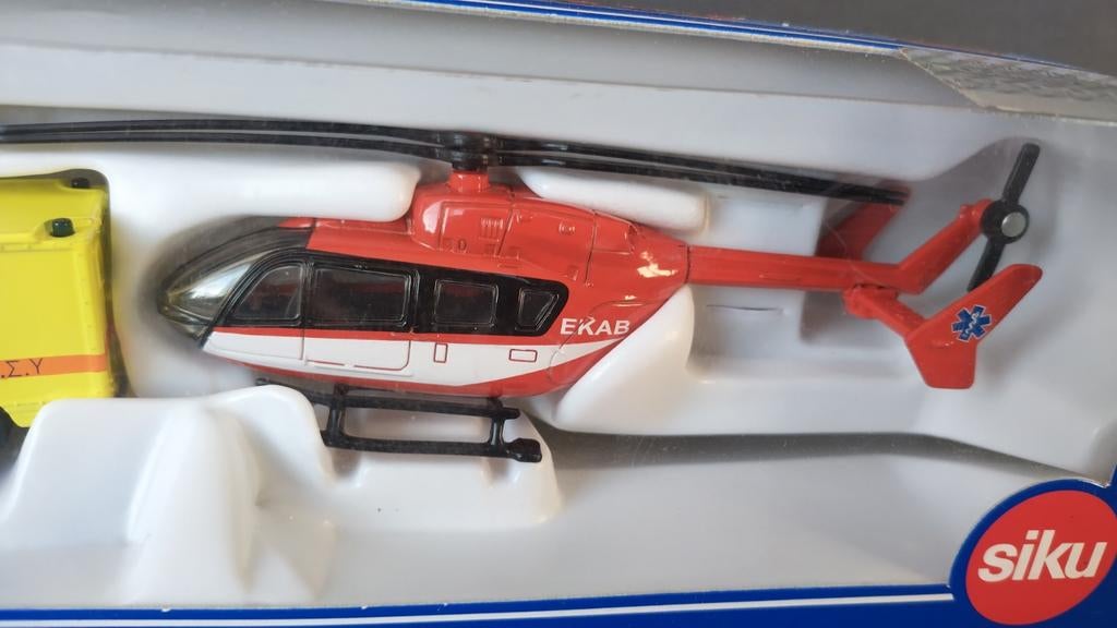 Merceds Sprinter Ambulance heli Greece 1:87 Siku 1850 Pol, Schlittenbacherstrasse 60 Lüdenscheid Germany, Nieuw, Ophalen of Verzenden