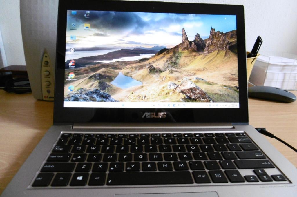 Asus laptop type UX31A met scherm-probleem, Asus, Qwerty, 13 inch, Minder dan 2 Ghz