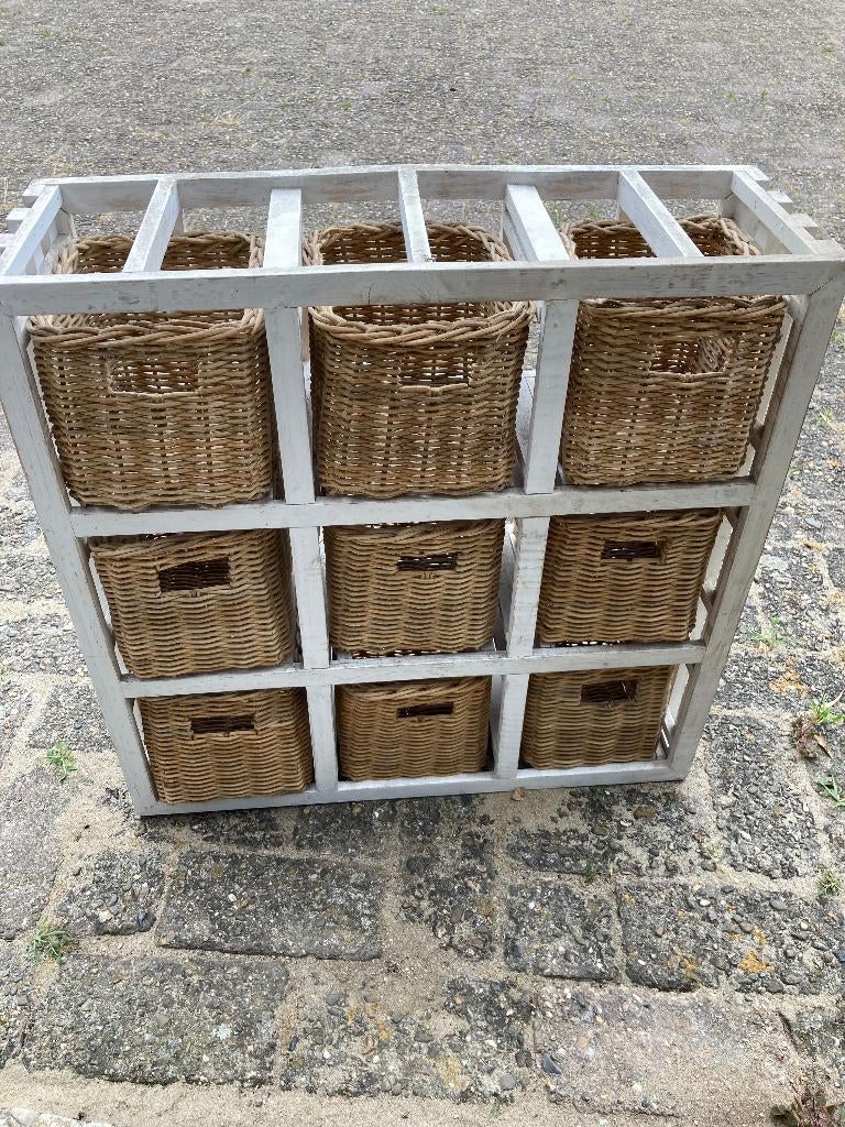 Houten rek met 9 rotan mandjes., Huis en Inrichting, Kasten | Ladekasten, Gebruikt, Minder dan 100 cm, 50 tot 100 cm, Minder dan 25 cm
