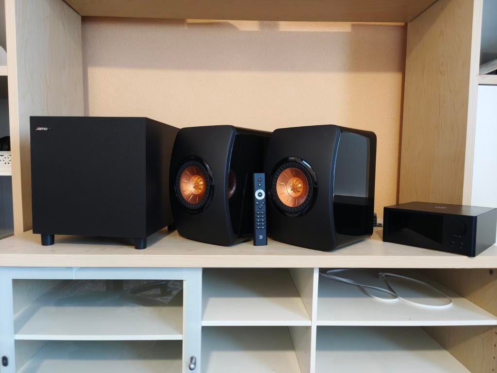 Volledige Bluesound Hi-Fi set (KEF LS50+Jamo Sub+NAD C700), Zo goed als nieuw, 120 watt of meer, Front, Rear of Stereo speakers