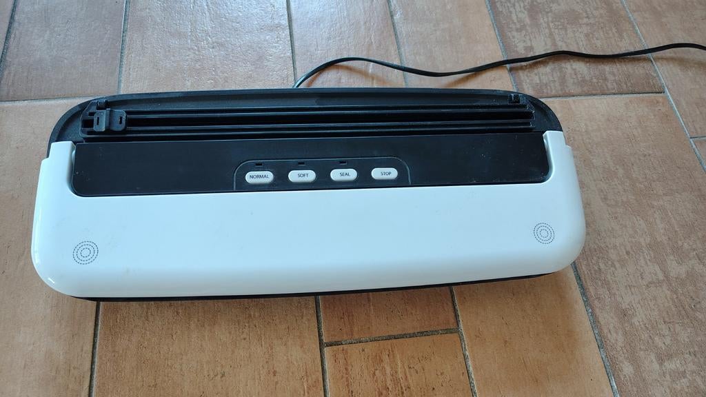 Vacumeermachine met rollen plastic, Witgoed en Apparatuur, Ophalen of Verzenden, Zo goed als nieuw