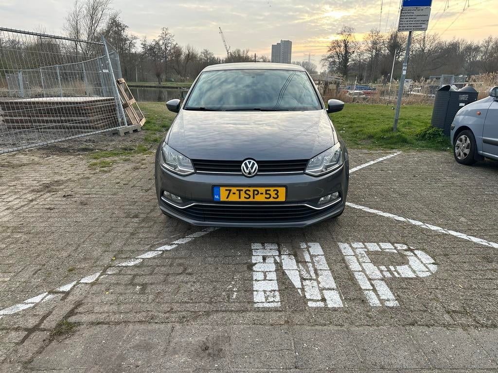 Volkswagen Polo 1.2 TSI 66KW 2014, Auto's, 40 €/maand, 4 cilinders, Origineel Nederlands, Handgeschakeld