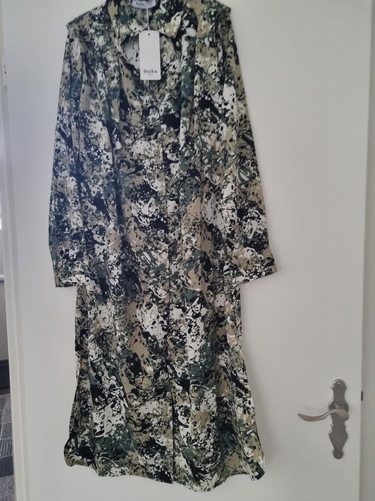 Nieuwe Unika jurk met abstracte print, Kleding | Dames, Unika, Nieuw, Ophalen of Verzenden, Maat 36 (S)