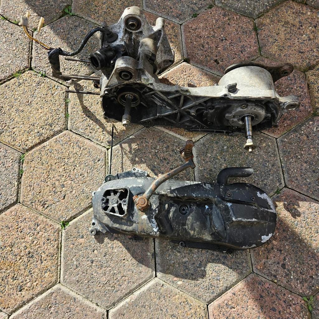 Minarelli horizontaal kort carter  10 inch quad scooter., Ophalen