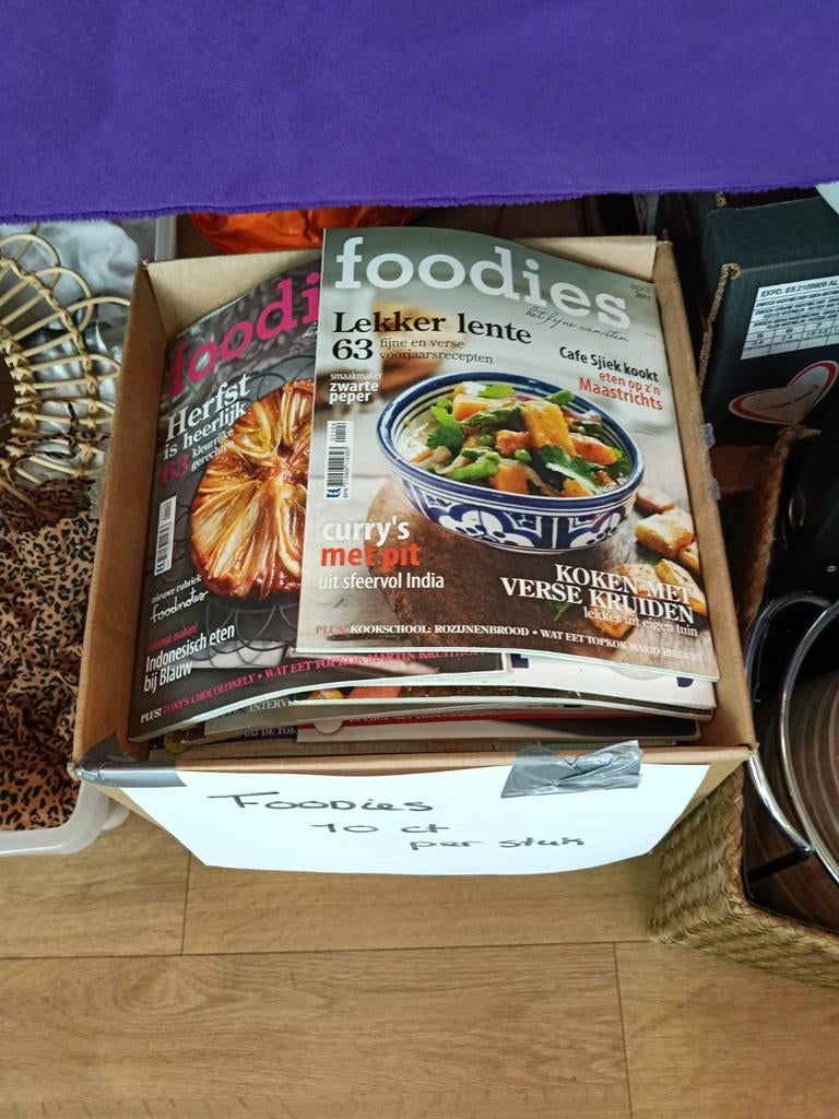 Foodies kooktijdschriften - Een doos vol culinaire inspirati, Ophalen of Verzenden, Gelezen, Overige typen