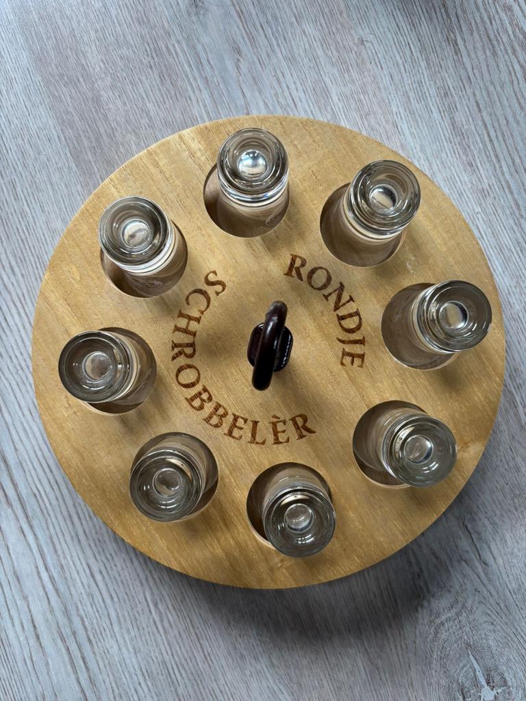 Rondje Schrobbelèr met 8 glaasjes, Verzamelen, Ophalen of Verzenden, Zo goed als nieuw, Borrel- of Shotglas