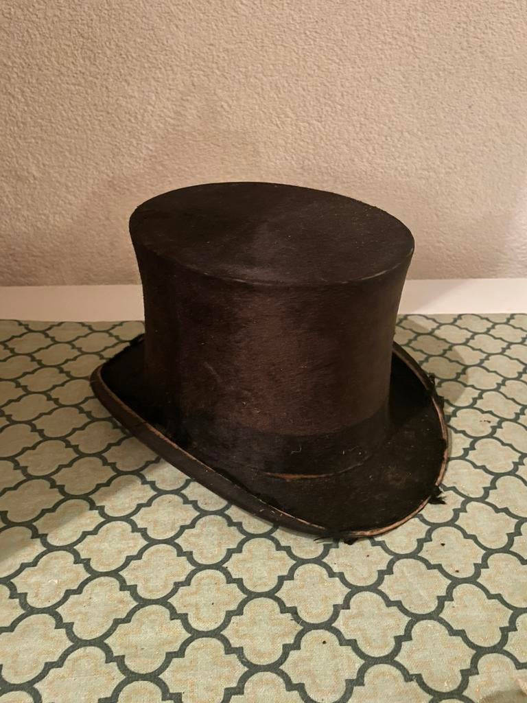 Antieke/ouderwetse hoed uit London maat 56, Antiek en Kunst, Ophalen, Heren