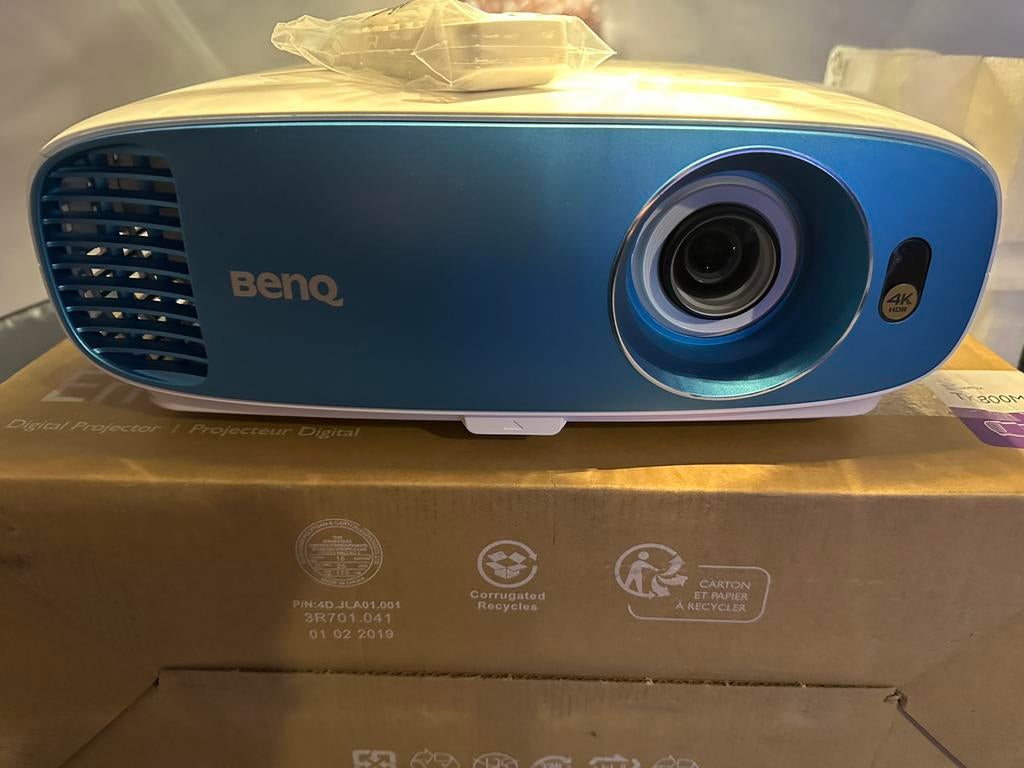BenQ TK800M UHD HDR 4K|Nieuw| 3000 Ansilumens|, Ophalen of Verzenden, Nieuw, Overige technologieën, Ultra HD (4K)