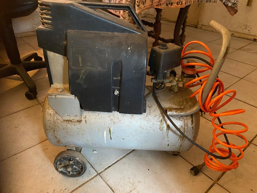 compressor kinzo, Doe-het-zelf en Verbouw, Ophalen, Gebruikt, 6 tot 10 bar, Minder dan 200 liter/min