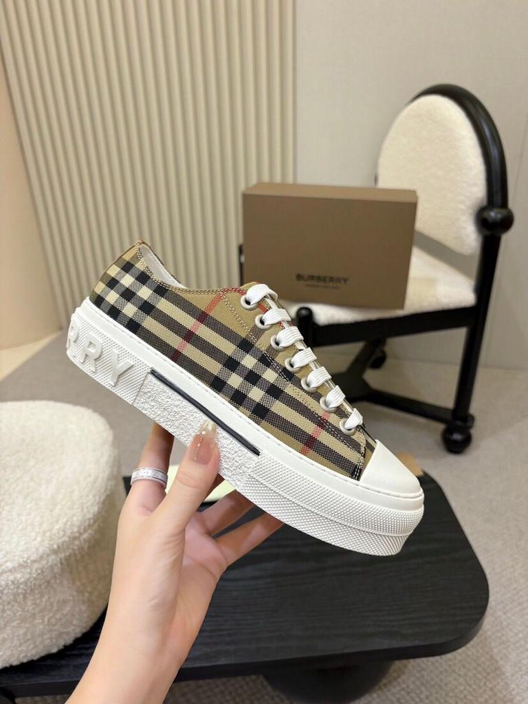 Burberry sneakers, Ophalen of Verzenden, Zo goed als nieuw