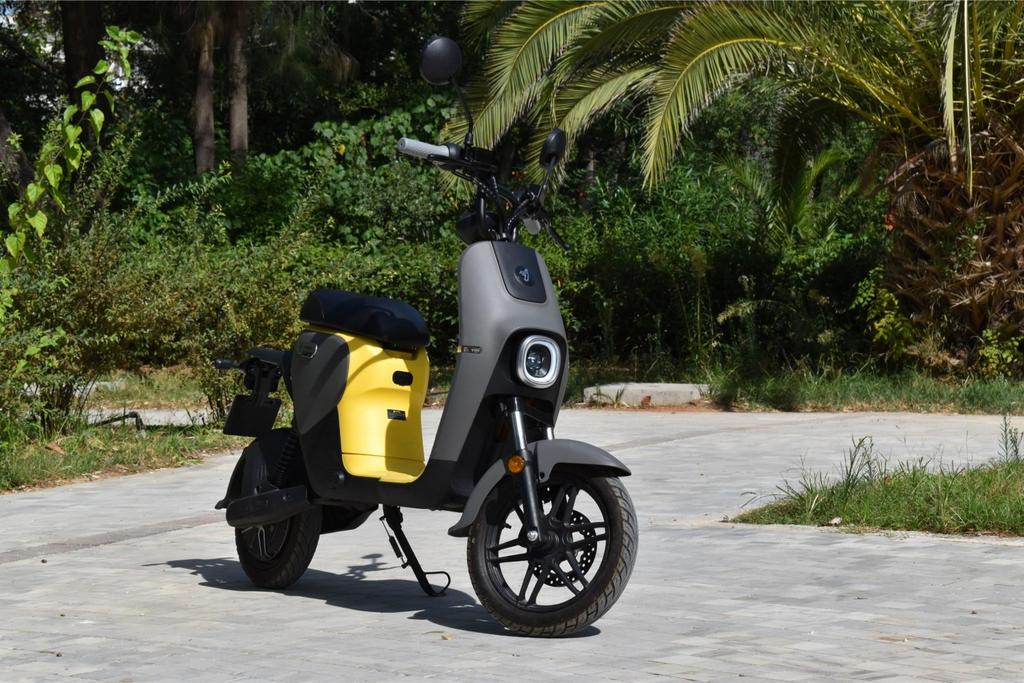 45km Segway B110S Elektrische Scooter - Zo goed als nieuw, Fietsen en Brommers, Snorfietsen en Snorscooters, Elektrisch, Zo goed als nieuw