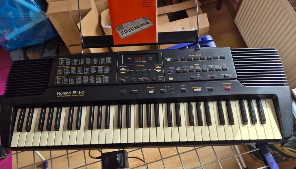 Roland E-14 Intelligent Keyboard - met handleiding, Ophalen, Roland, Midi-aansluiting, 61 toetsen