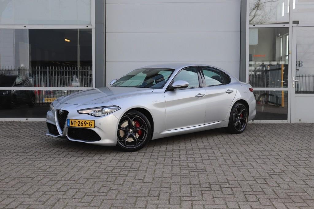 Alfa romeo GIULIA 2.0 T Q4 AWD 280PK VELOCE/ORIG.NL/GEDOCUME, Auto's, Alfa Romeo, Automaat, Euro 6, 4 cilinders, Leder