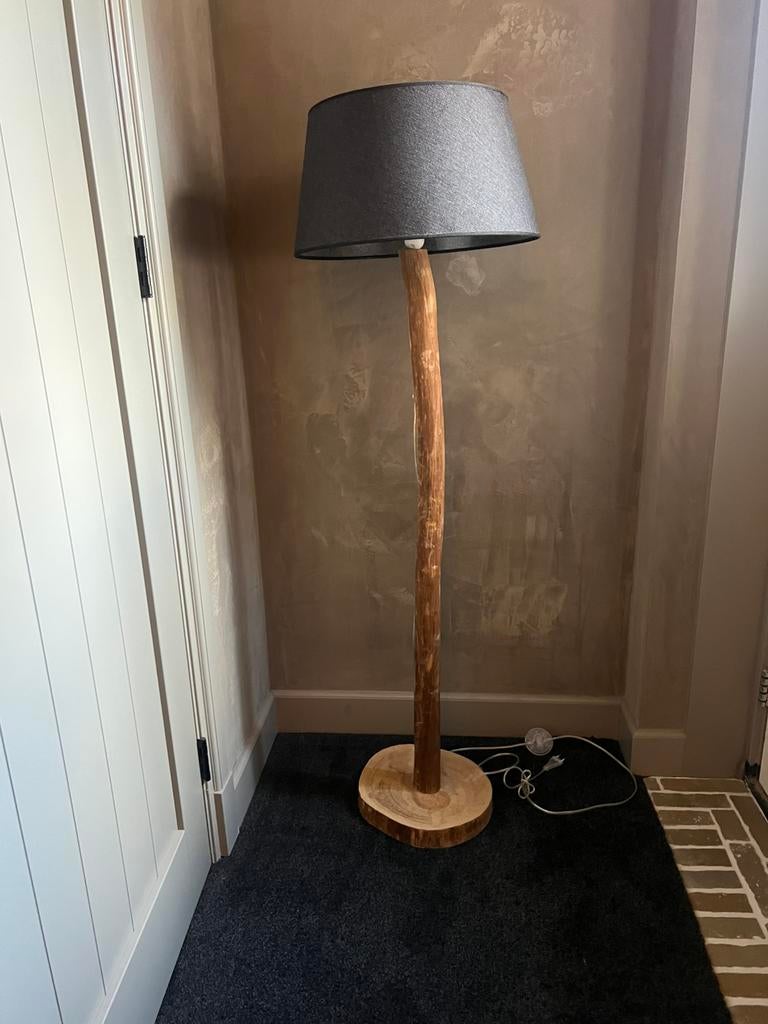 Unieke houten vloerlamp, Huis en Inrichting, Ophalen, Zo goed als nieuw, 150 tot 200 cm