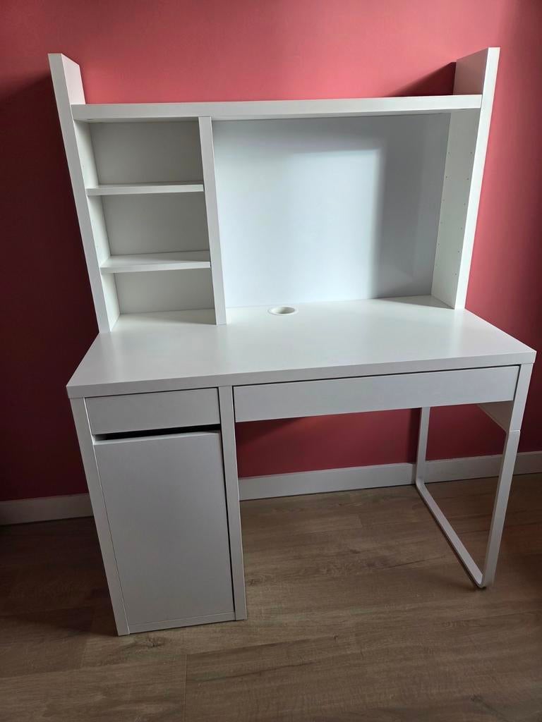 Ikea bureau, Huis en Inrichting, Bureaus, Ophalen, Kinderbureau, Zo goed als nieuw, IKEA