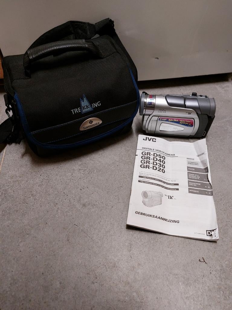 JvC GR-D30 700x zoom samsonite camera banden, Ophalen of Verzenden, Gebruikt, JVC