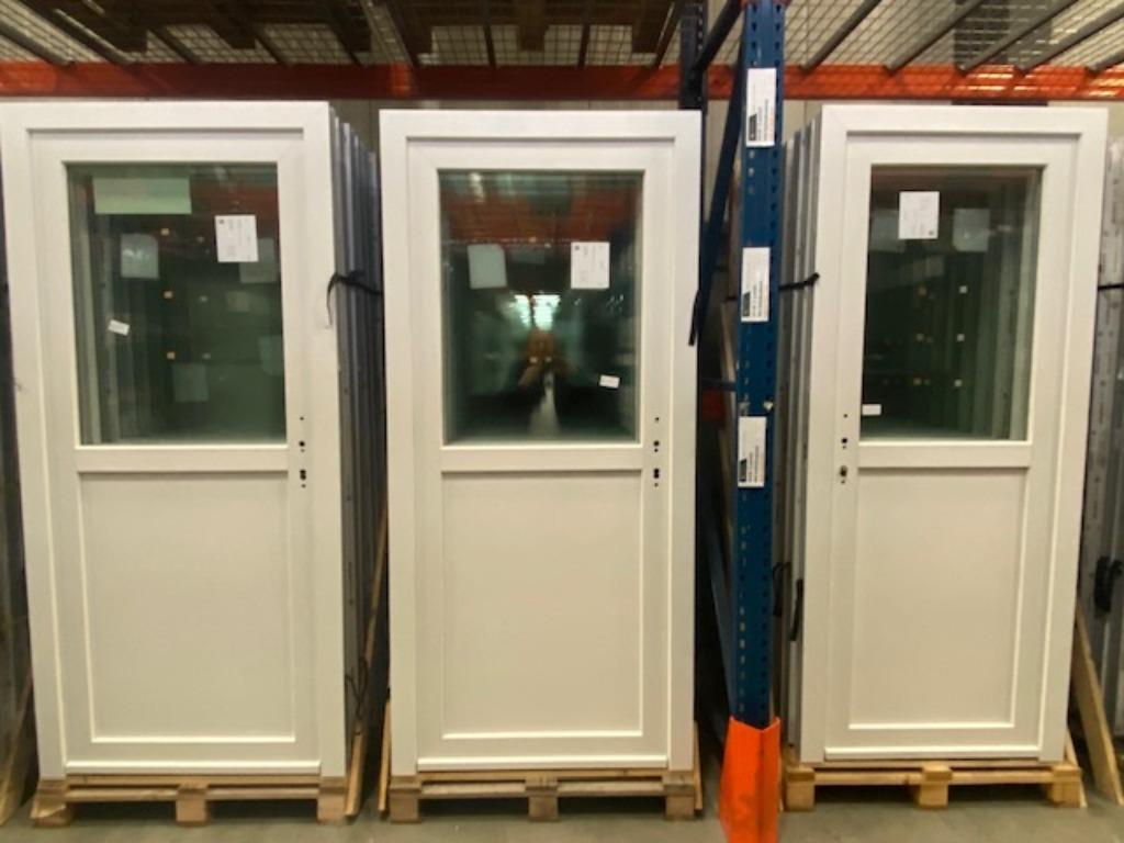 Ramen, deuren, schuiframen op maat gemaakt of uit stock