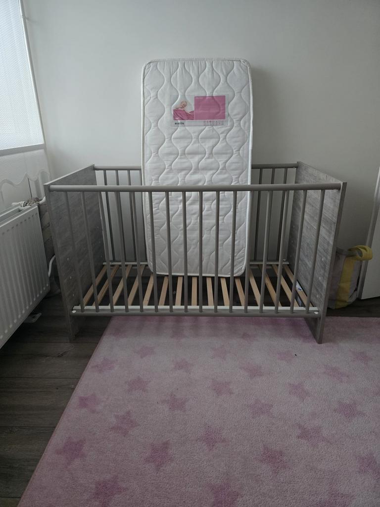 Matras en bed, Kinderen en Baby's, Kinderkamer | Complete kinderkamers, Ophalen, Zo goed als nieuw, Jongetje of Meisje