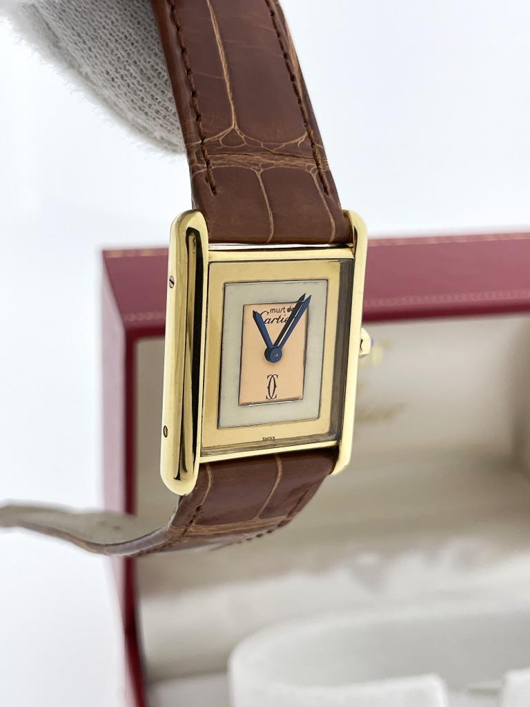 Must de Cartier Tank Rectangle Trinity Dial Large Quartz, Overige merken, Leer, Cartier, Polshorloge