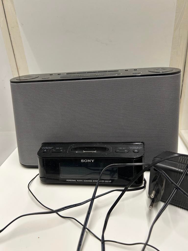 Sony Docking Station Radio Wekker - ICF-DS11iP, Ophalen of Verzenden, Gebruikt, Radio