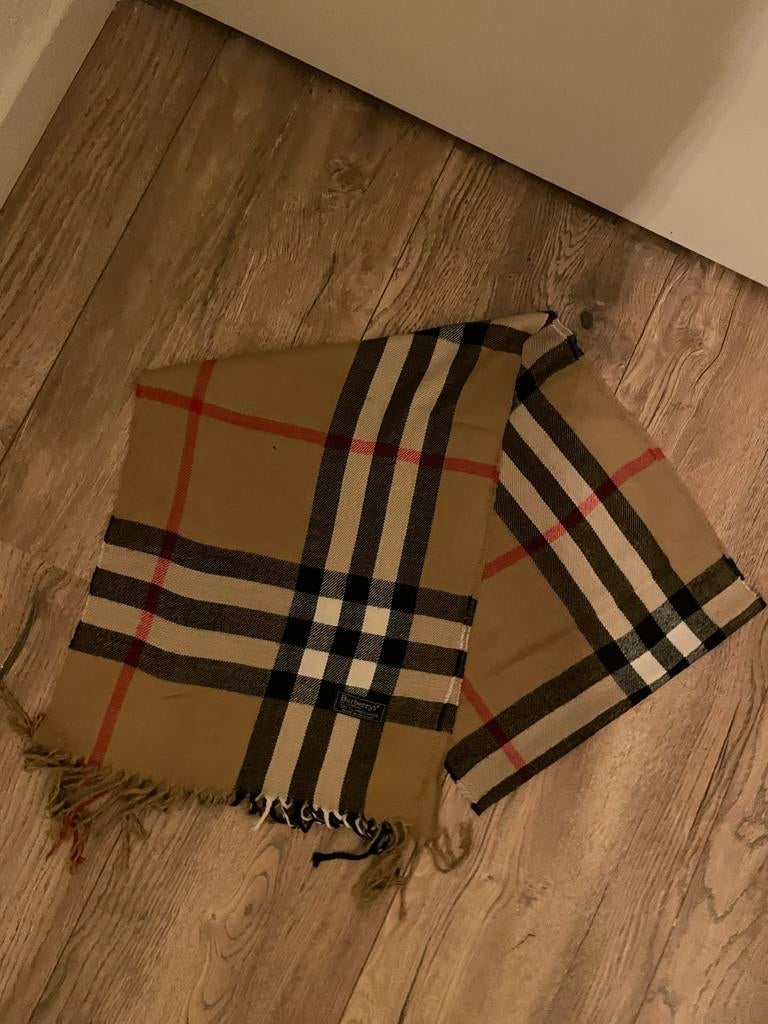 Burberry Sjaal - Klassiek en Stijlvol, Ophalen of Verzenden, Zo goed als nieuw, Sjaal