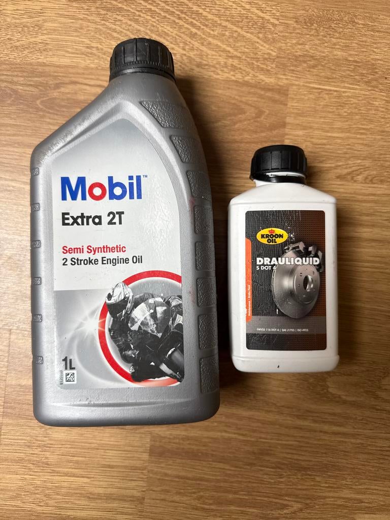 2 Takt Olie & DOT 4 Remolie - Mobil & Kroon Oil, Ophalen of Verzenden, Nieuw, Universele onderdelen