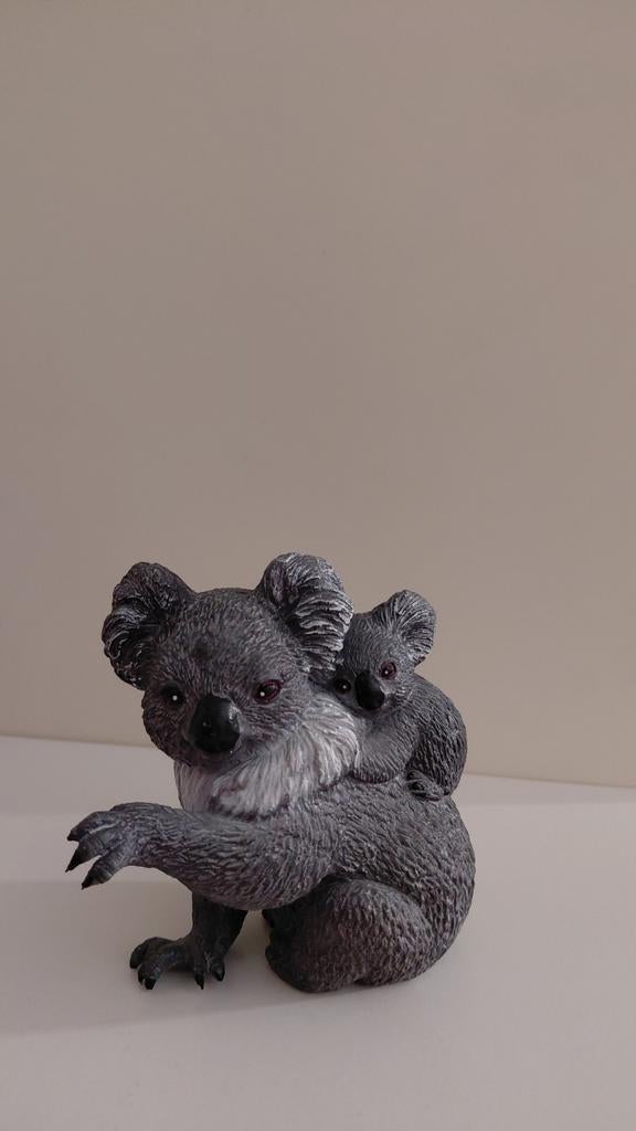 Schattig Koala Beeldje met Baby, Ophalen of Verzenden, Zo goed als nieuw, Kunststof, Dierenbeeld