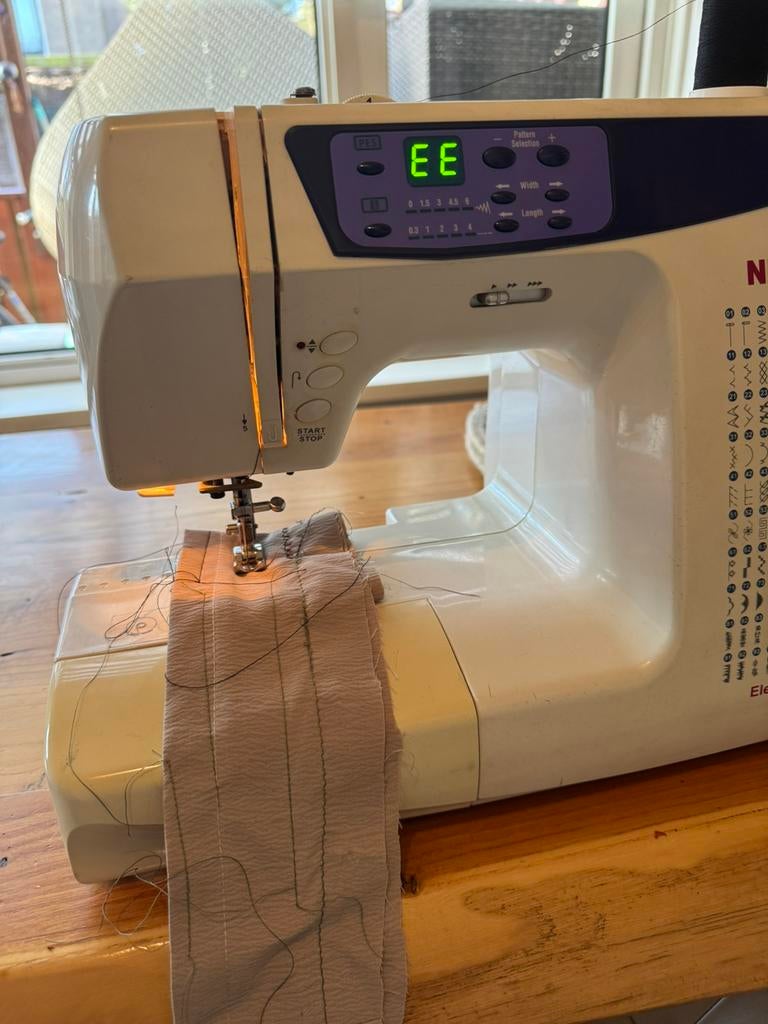 Necchi 680c naaimachine, Ophalen of Verzenden, Zo goed als nieuw, Naaimachine, Overige merken
