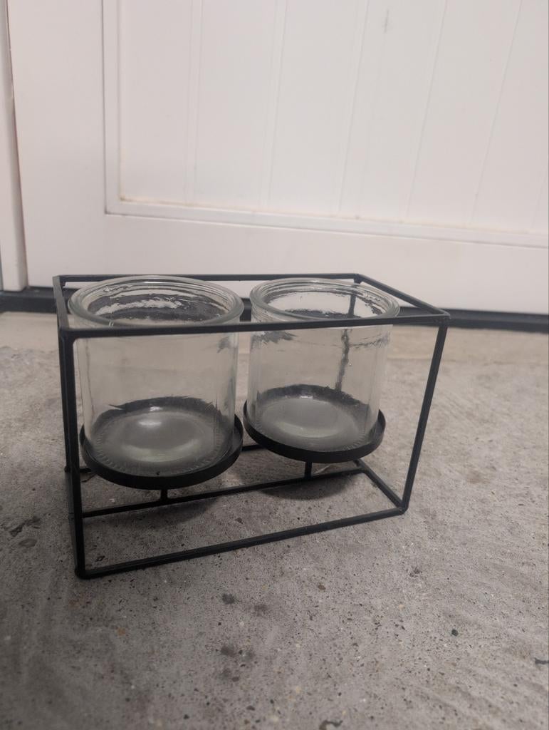 Vaasjes op een standaard. Leuke decoratie, Ophalen