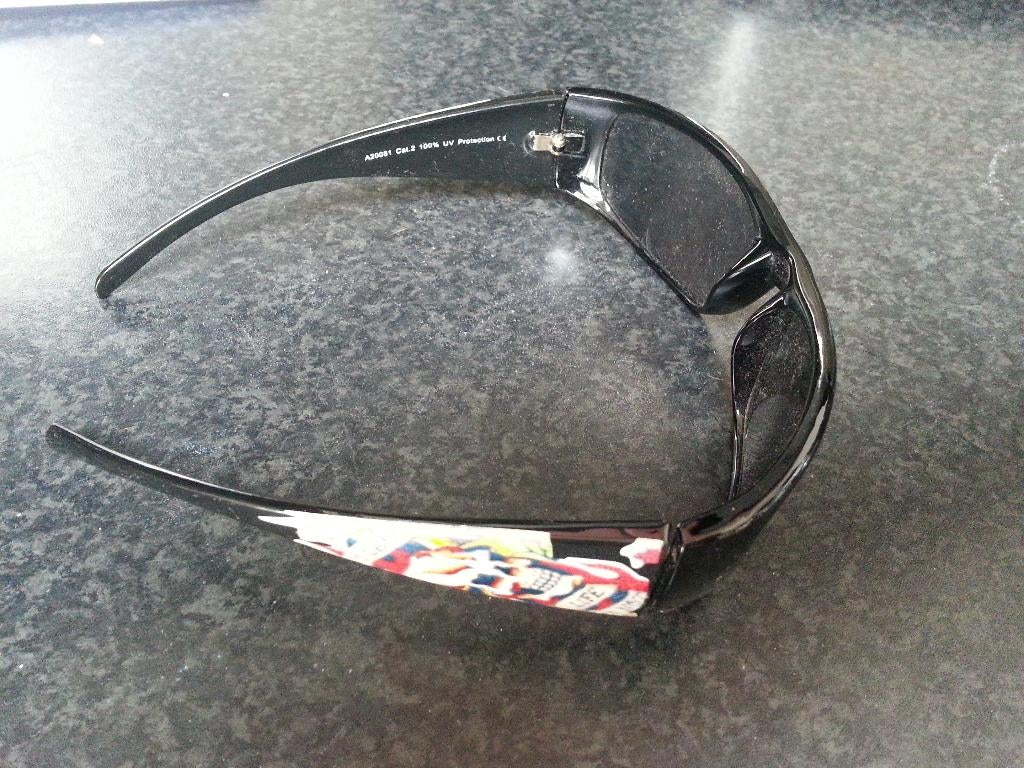 leuke zonnebril, UV protectie categorie 2, Ophalen of Verzenden, Zo goed als nieuw, Zonnebril, Overige merken